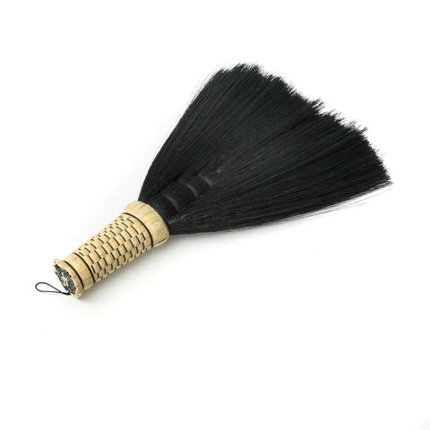 The Sweeping Brush - Black