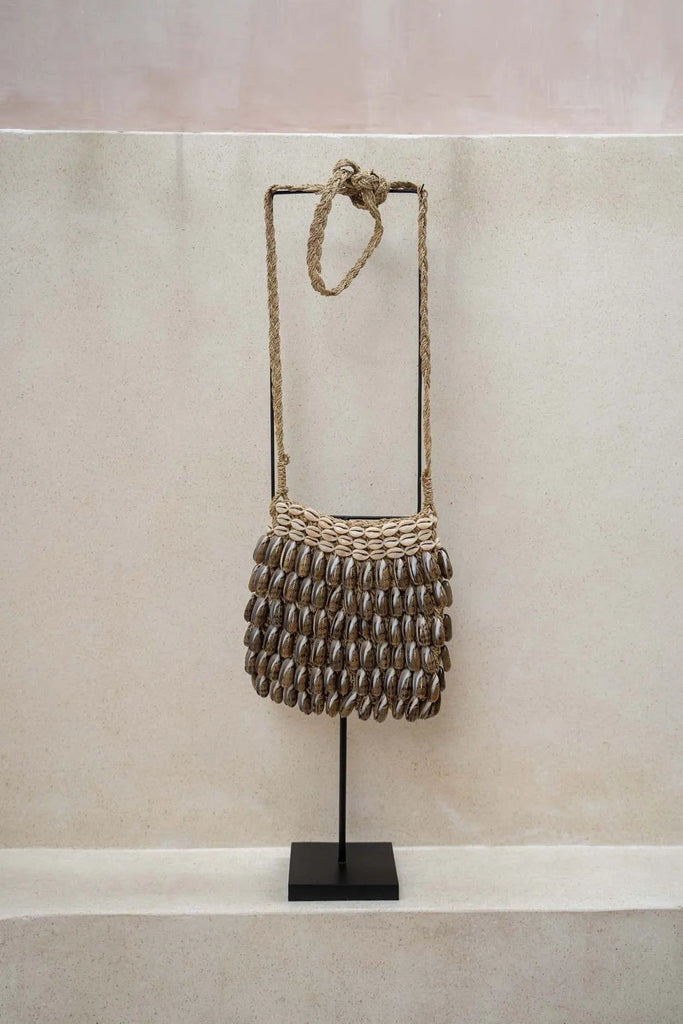 The Shell Purse on Stand, H 75 cm