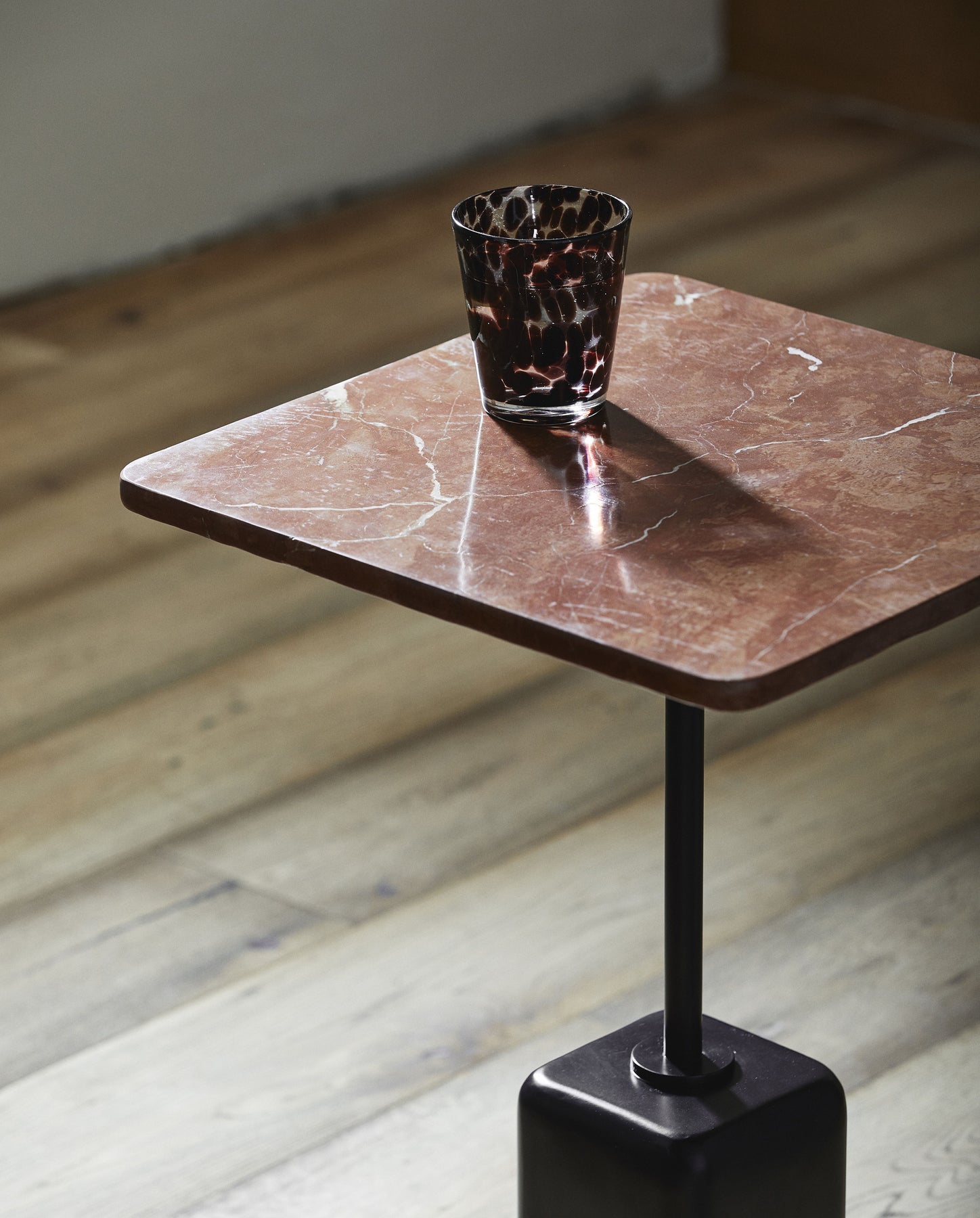 CHAO TERRACOTTA SIDE TABLE, MARBLE 40 x 40