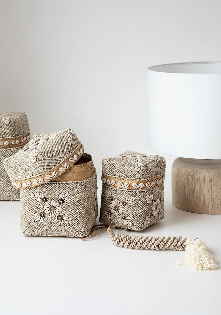 The Cowrie & Cotton Tassel - Natural, H 60 cm