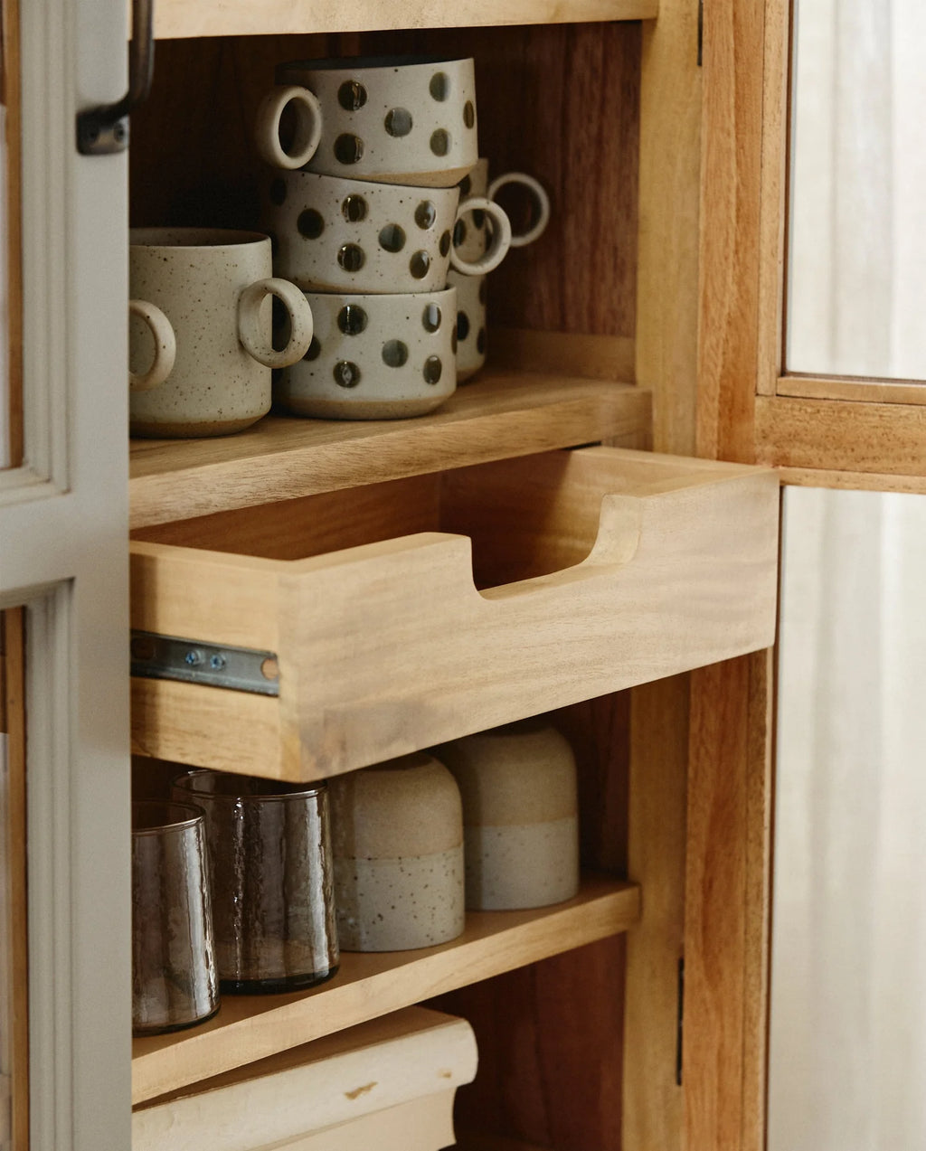 VIVA GREY CABINET WALL