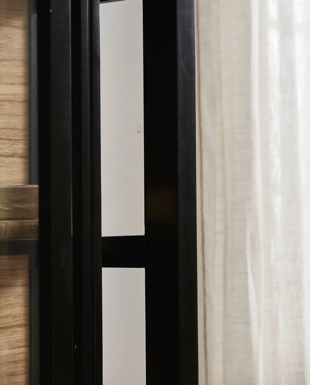 BEI WALL CABINET, SLIDING DOORS, BLACK