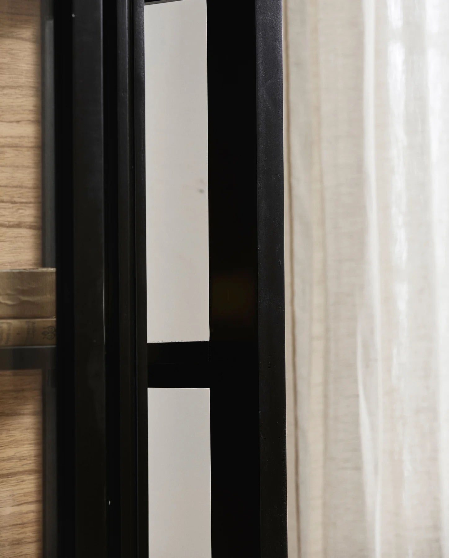 BEI WALL CABINET, SLIDING DOORS, BLACK