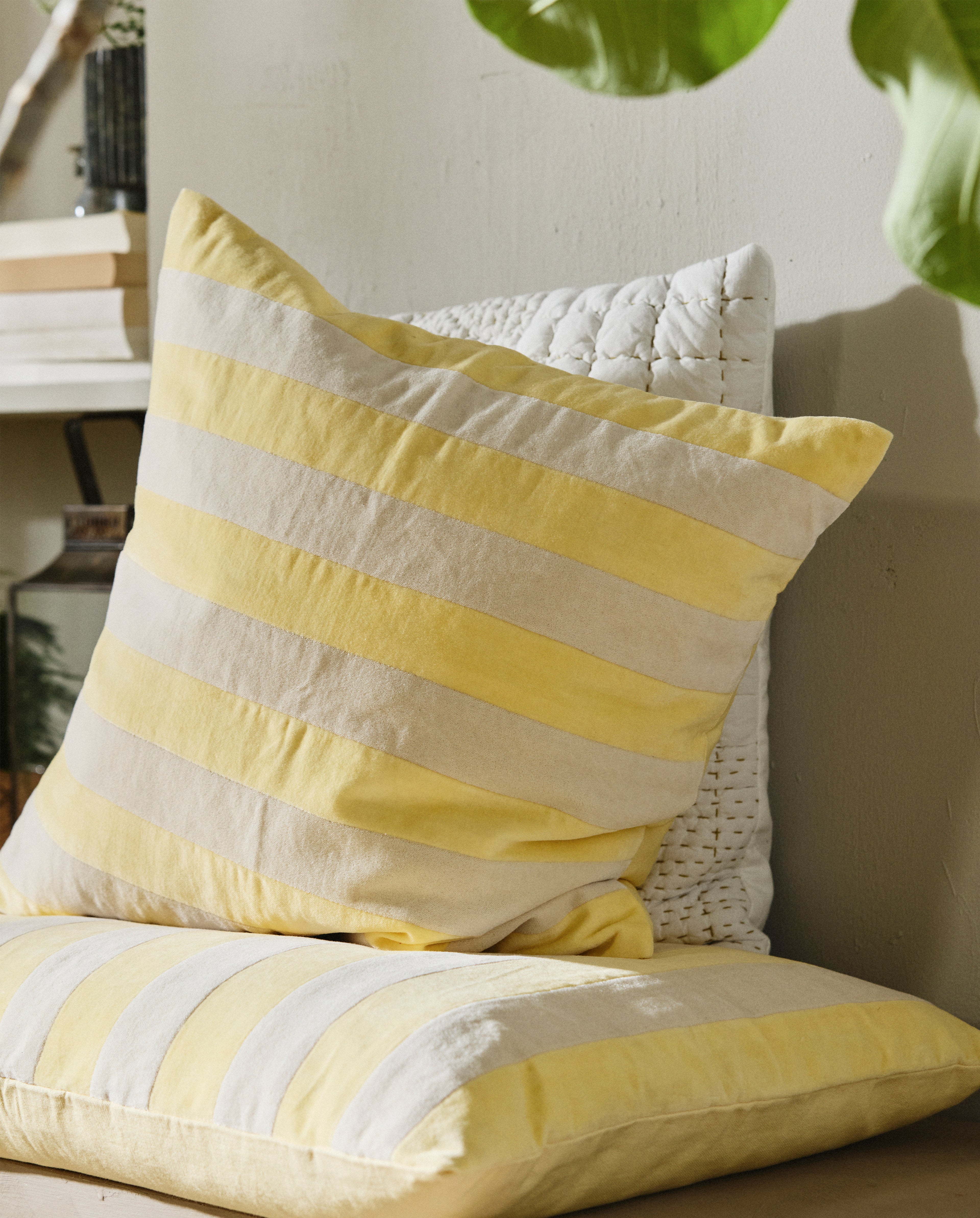 ALHENA YELLOW STRIPES, CUSHION COVER, 50 x 70