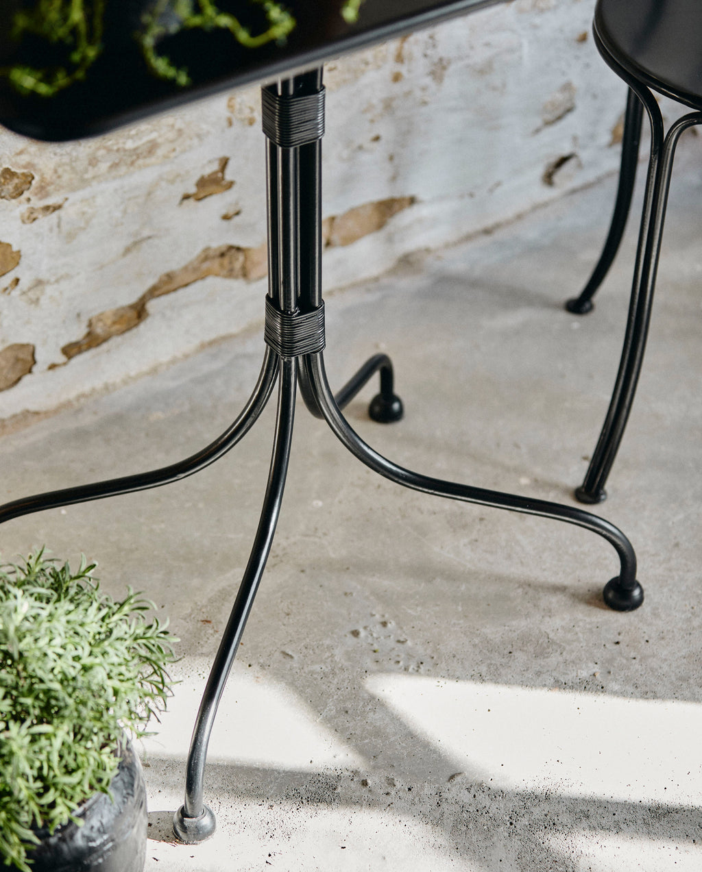 OLIVO BLACK GARDEN TABLE