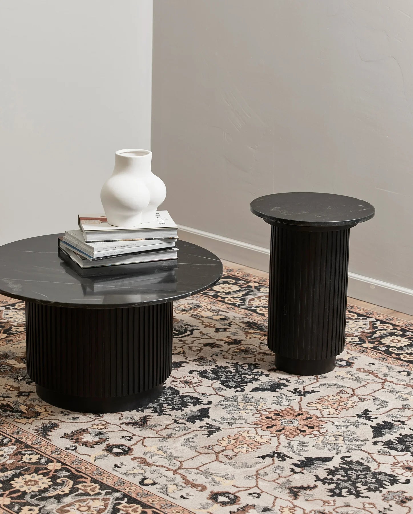ERIE BLACK round side table, marble top, Ø 40