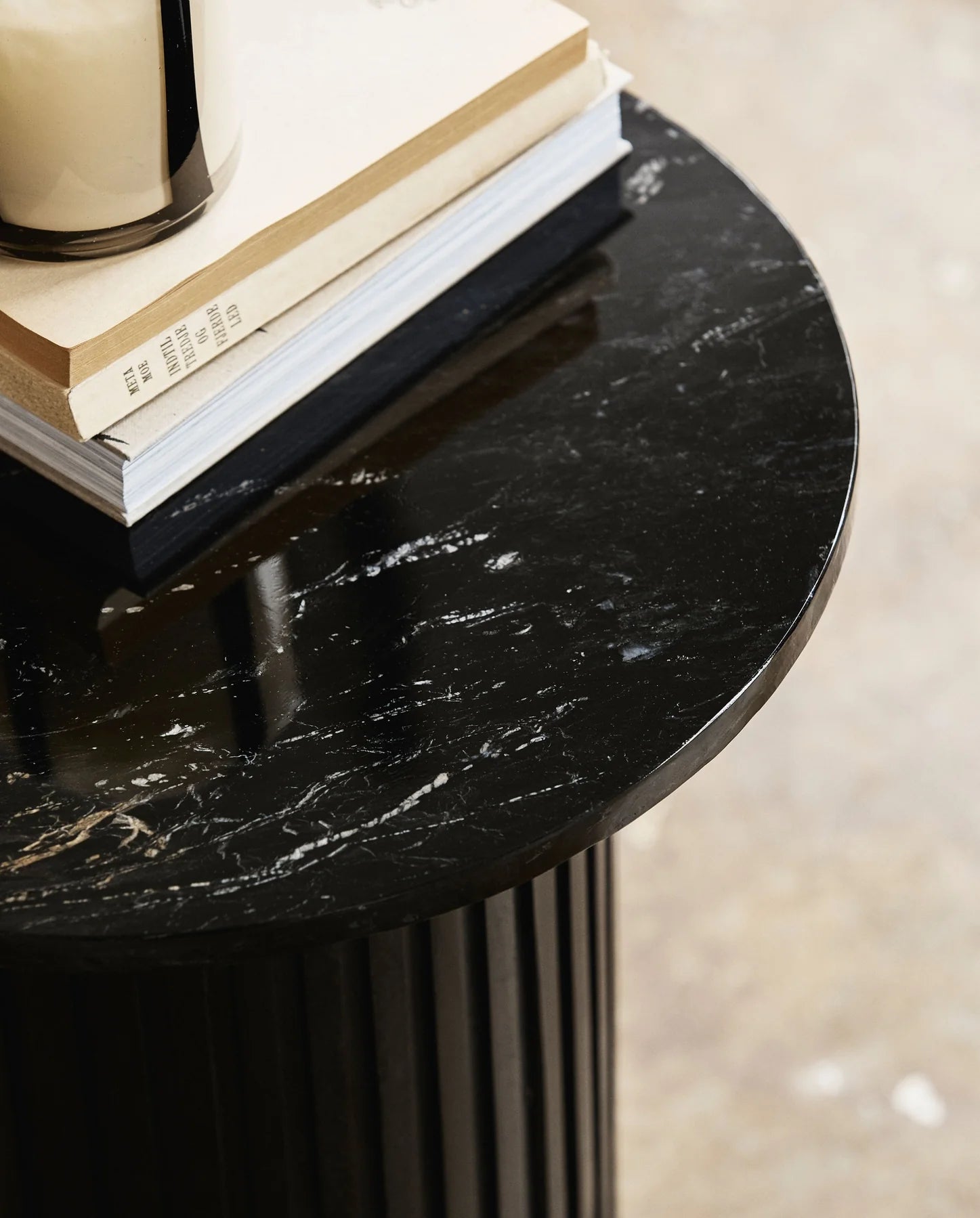 ERIE BLACK round side table, marble top, Ø 40