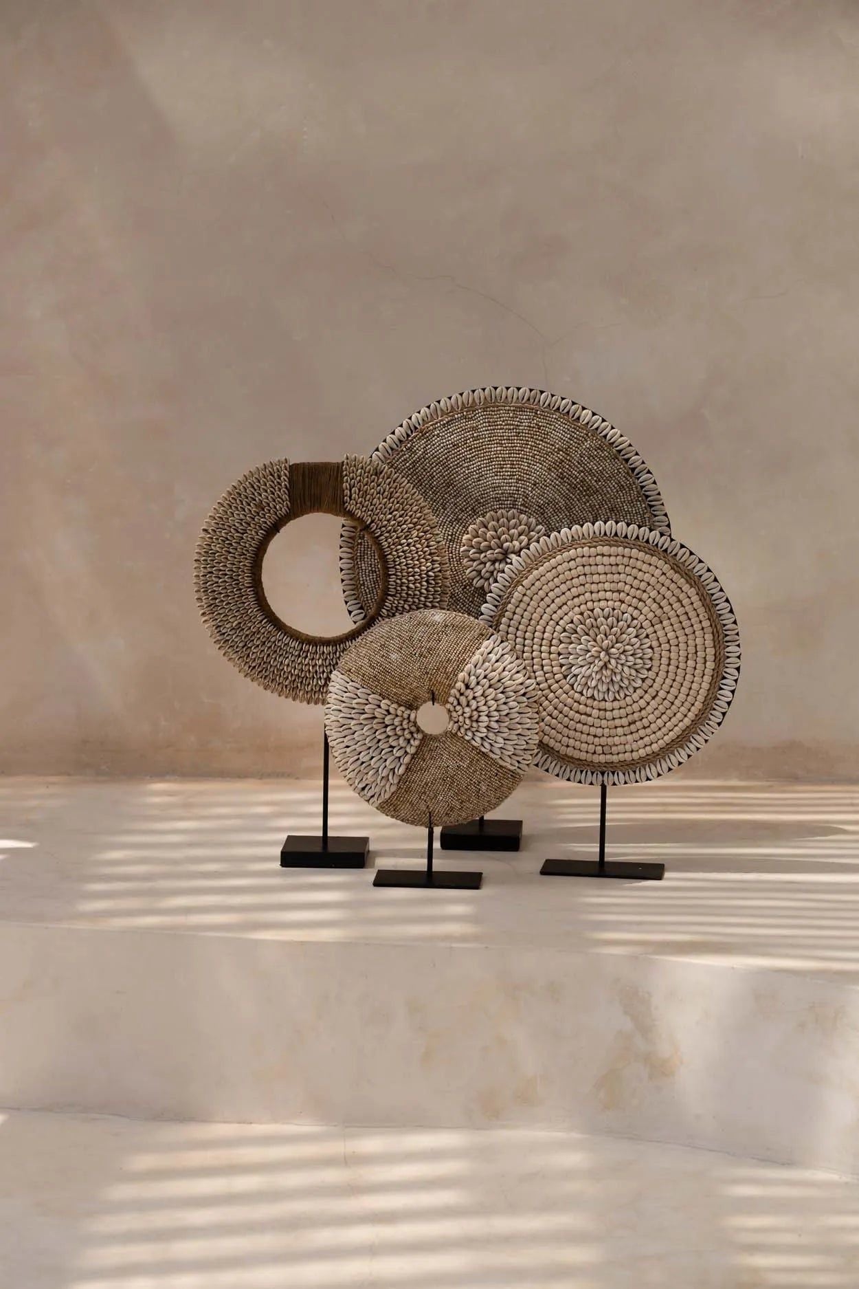 The Doh Nuts on Stand D 24 cm- Natural White