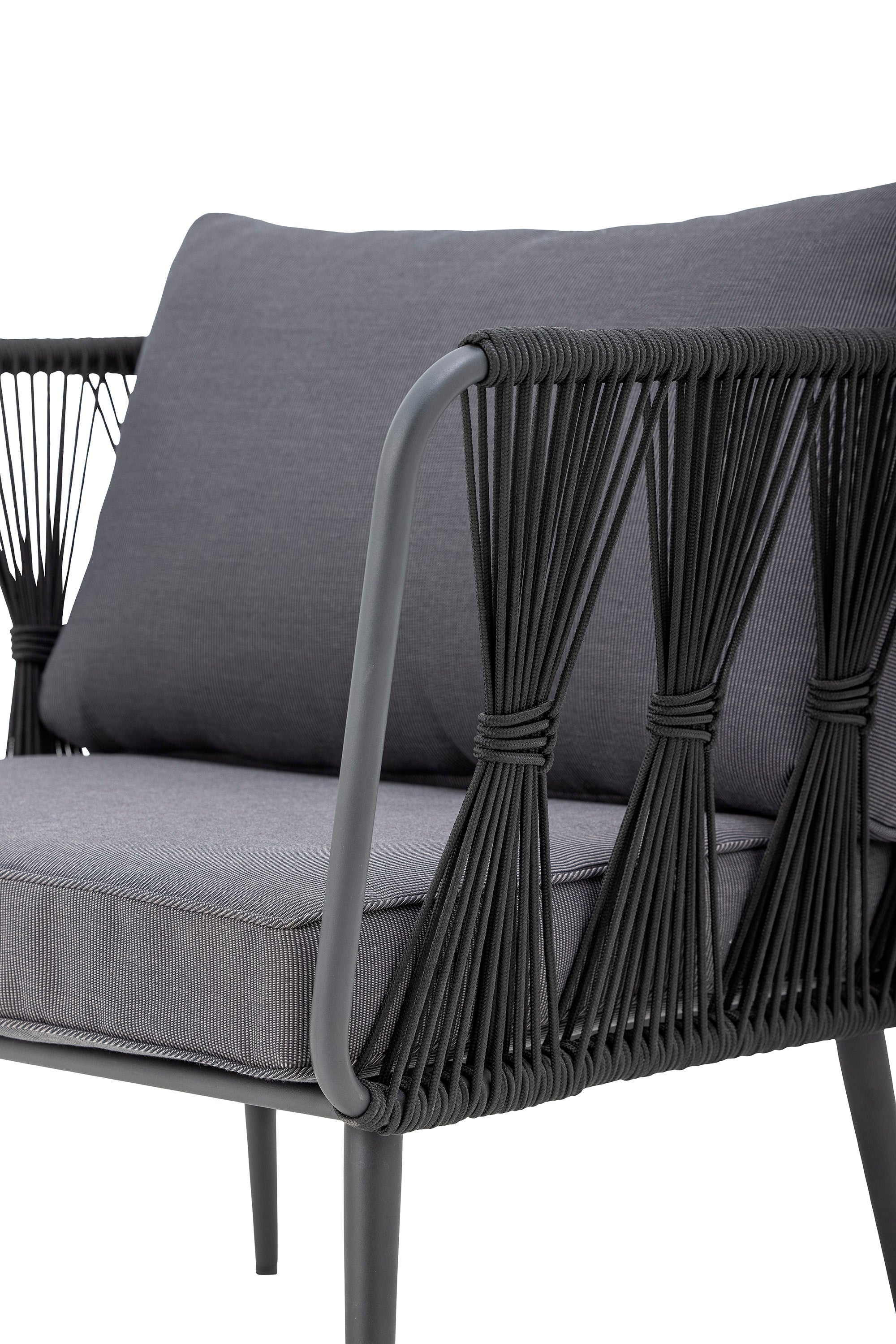 MUNDO PAVONE LOUNGE CHAIR, BLACK, METAL
