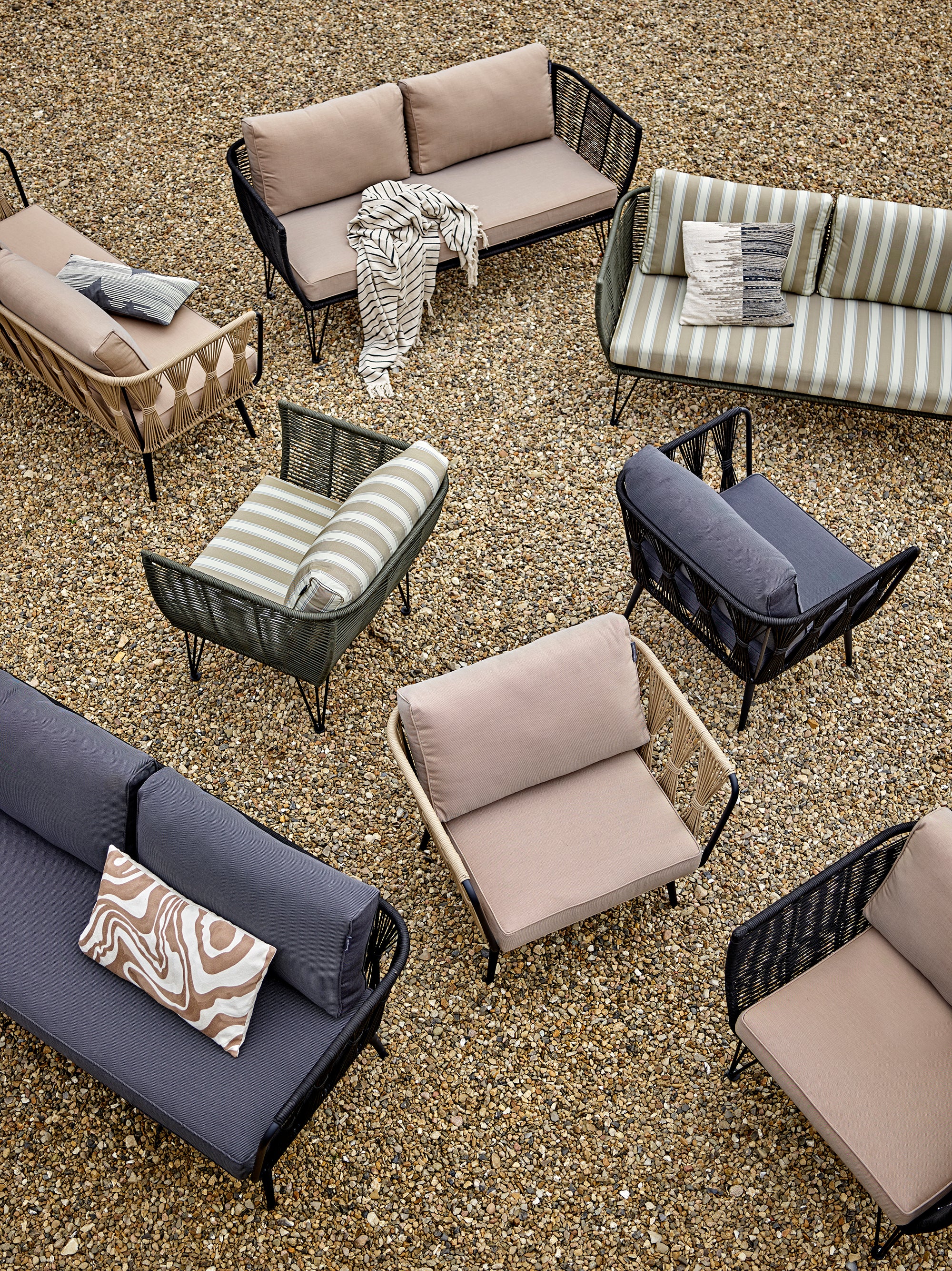 MUNDO PAVONE SOFA, BROWN-BEIGE, METAL