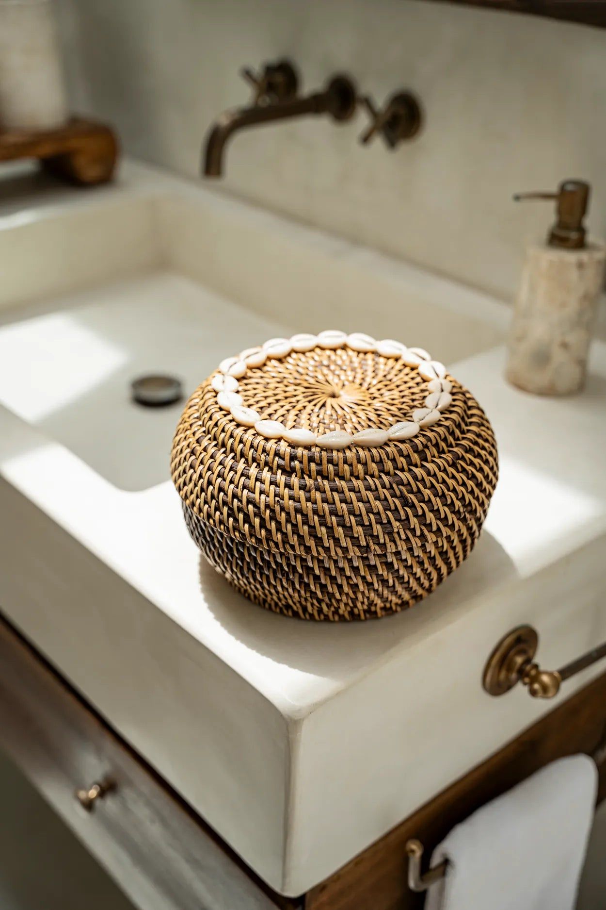 Colonial Peek-a-Boo Basket - Natural Brown - Ø 27 cm, H 18 cm