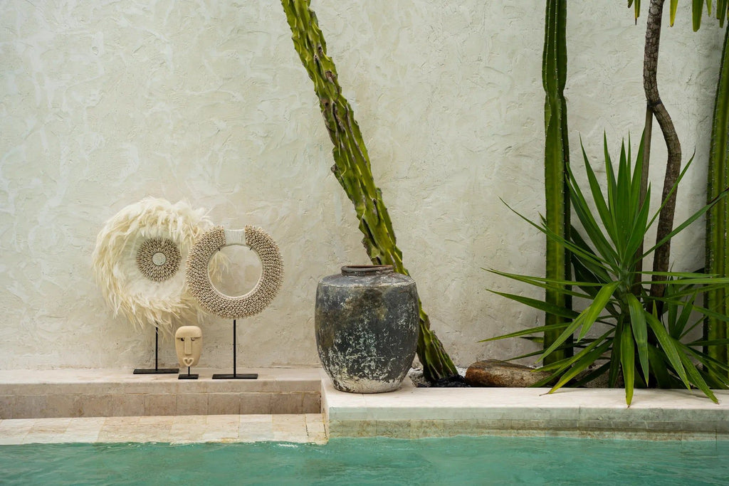 The Papua Shell Disc on Stand - White - Ø 30 cm