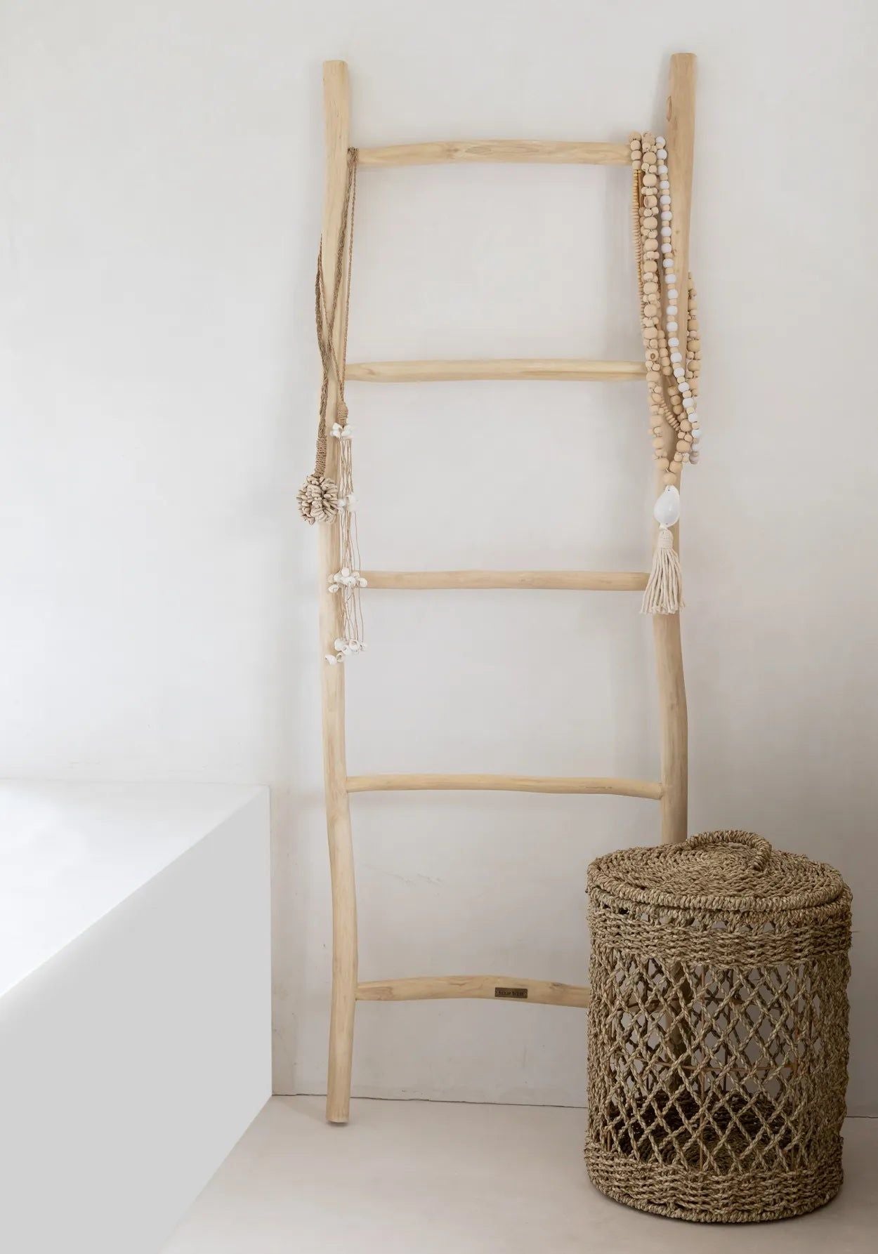 The Long Shell Tassel - White, H 75 cm