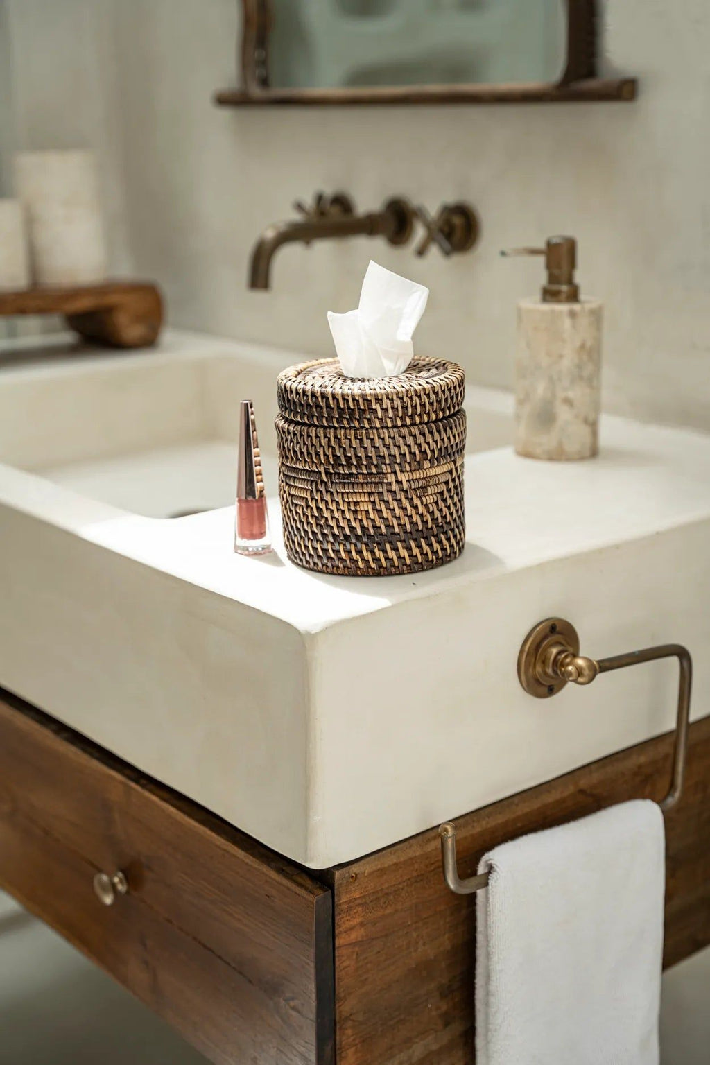 Colonial Tissue Box - Natural Brown