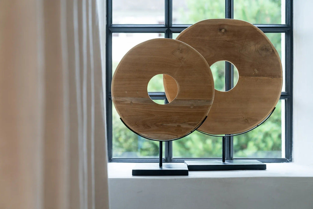 The Teak Disc on Stand - Ø 48 cm