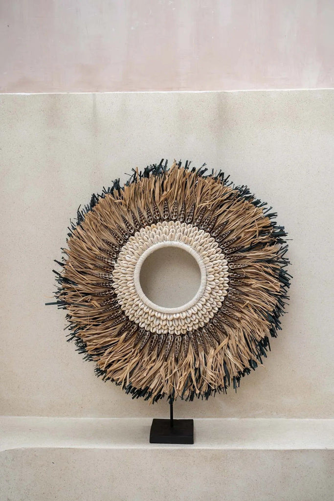 The Mojo Raffia On Stand - Natural Black - Ø 60 cm