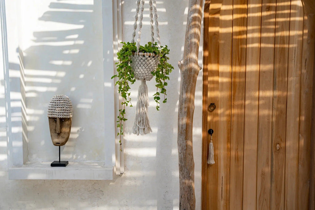 The Cowrie Mask on Stand - H 40 cm