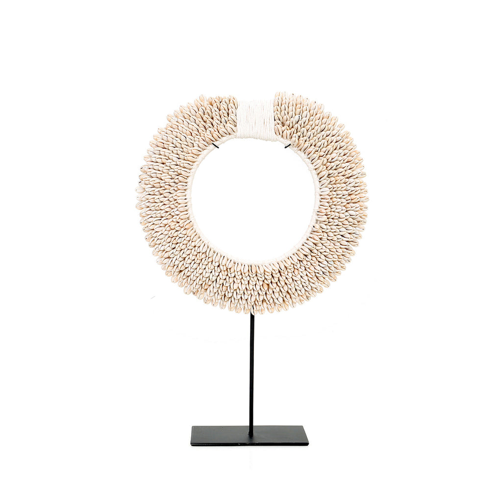The Papua Shell Disc on Stand - White - Ø 30 cm