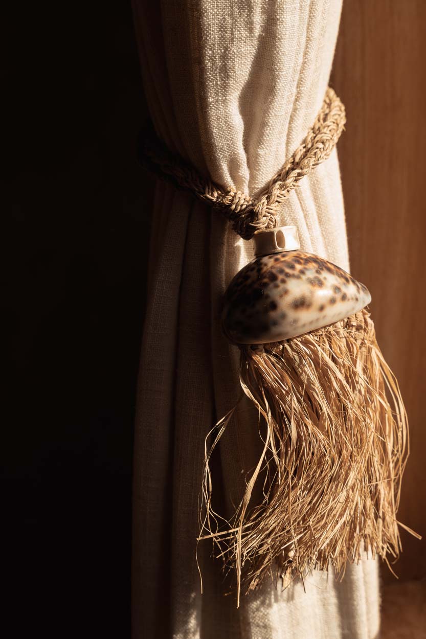 The Raffia Lupina Tassel - Natural