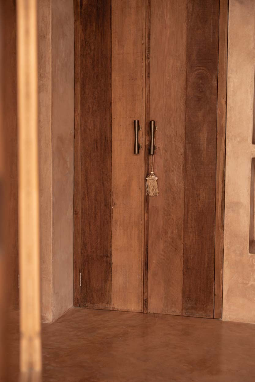 The Raffia Lupina Tassel - Natural