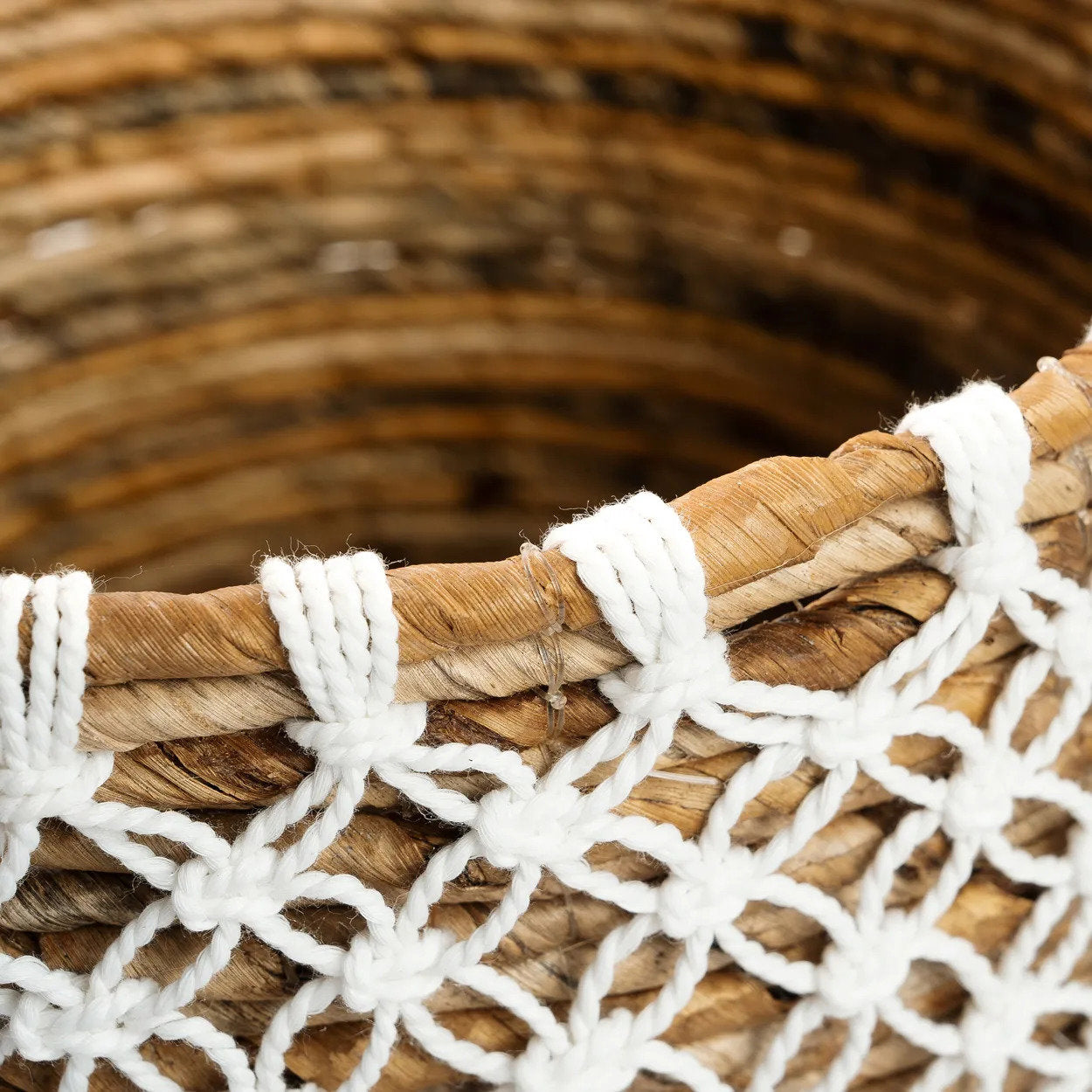 Crossed Stitched Macrame Basket - S, D 29 CM