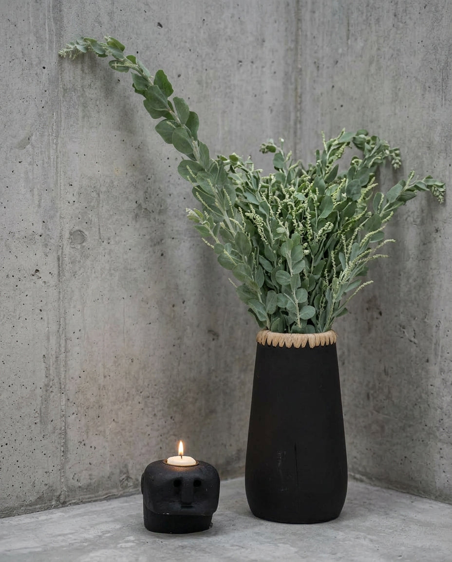 The Sneaky Vase - Black Natural - M