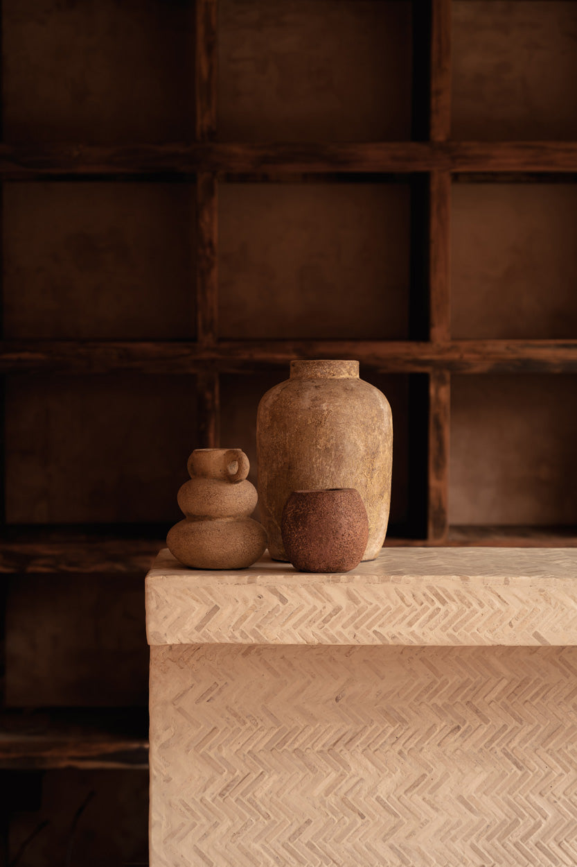 The Earthen Balance Vase - Sand - H 18 CM