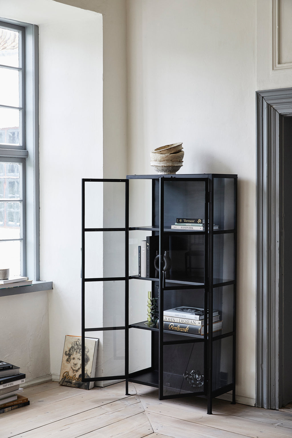 MET PHOENIX BLACK CABINET, 2 DOORS, SMALL