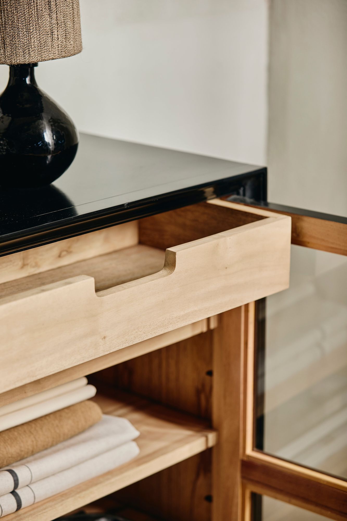 VIVA BLACK cabinet, LOW