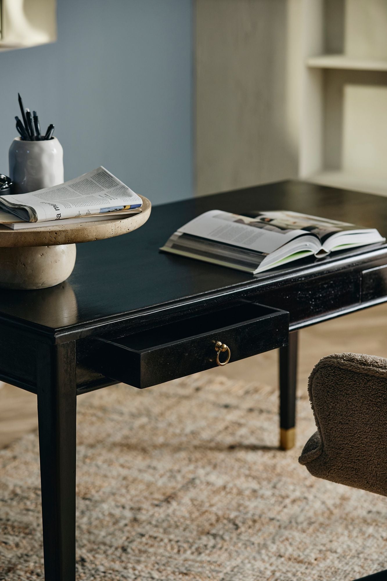 EMS desk w/2 drawers, 70 x 140 CM - black