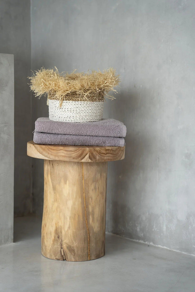 The Quichua Side Table - Natural, Suar Wood, Ø 40 cm