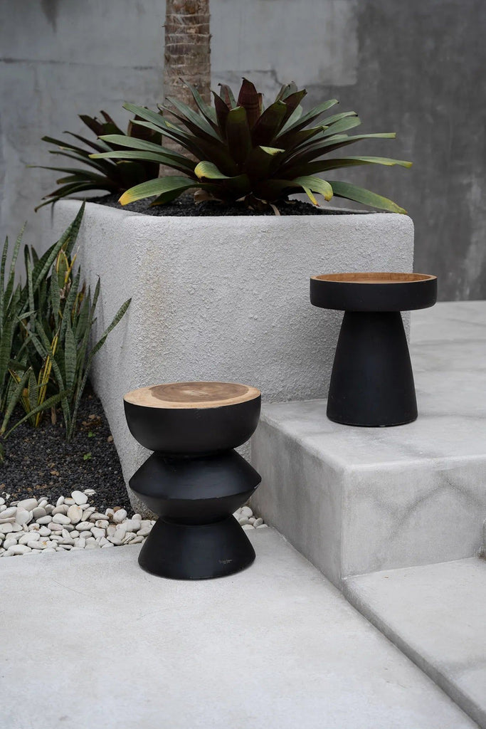 The Rayu Side Table - Black Natural, Suar Wood, Ø 40 cm