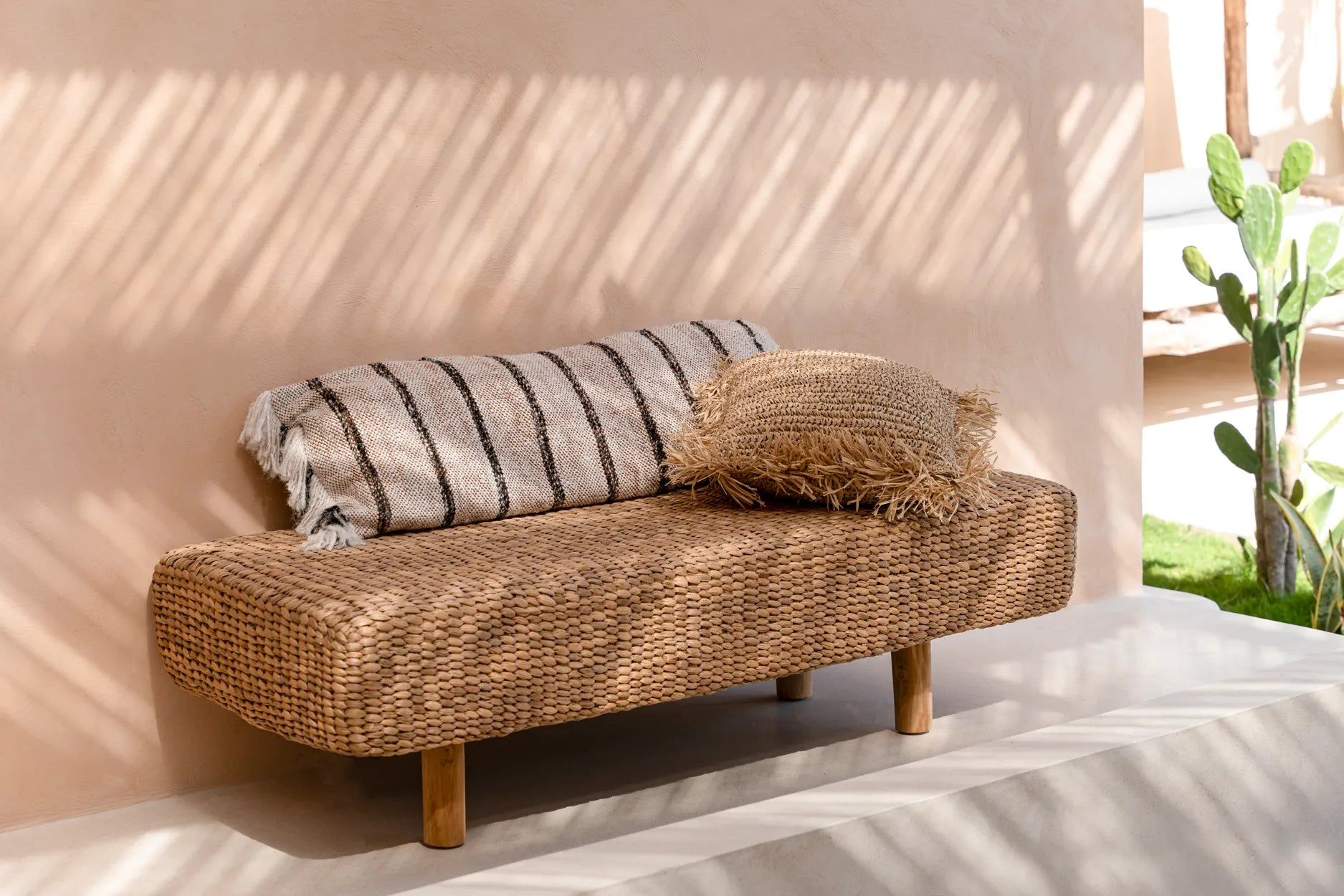 Water Hyacinth Bench, 60 x 140 cm