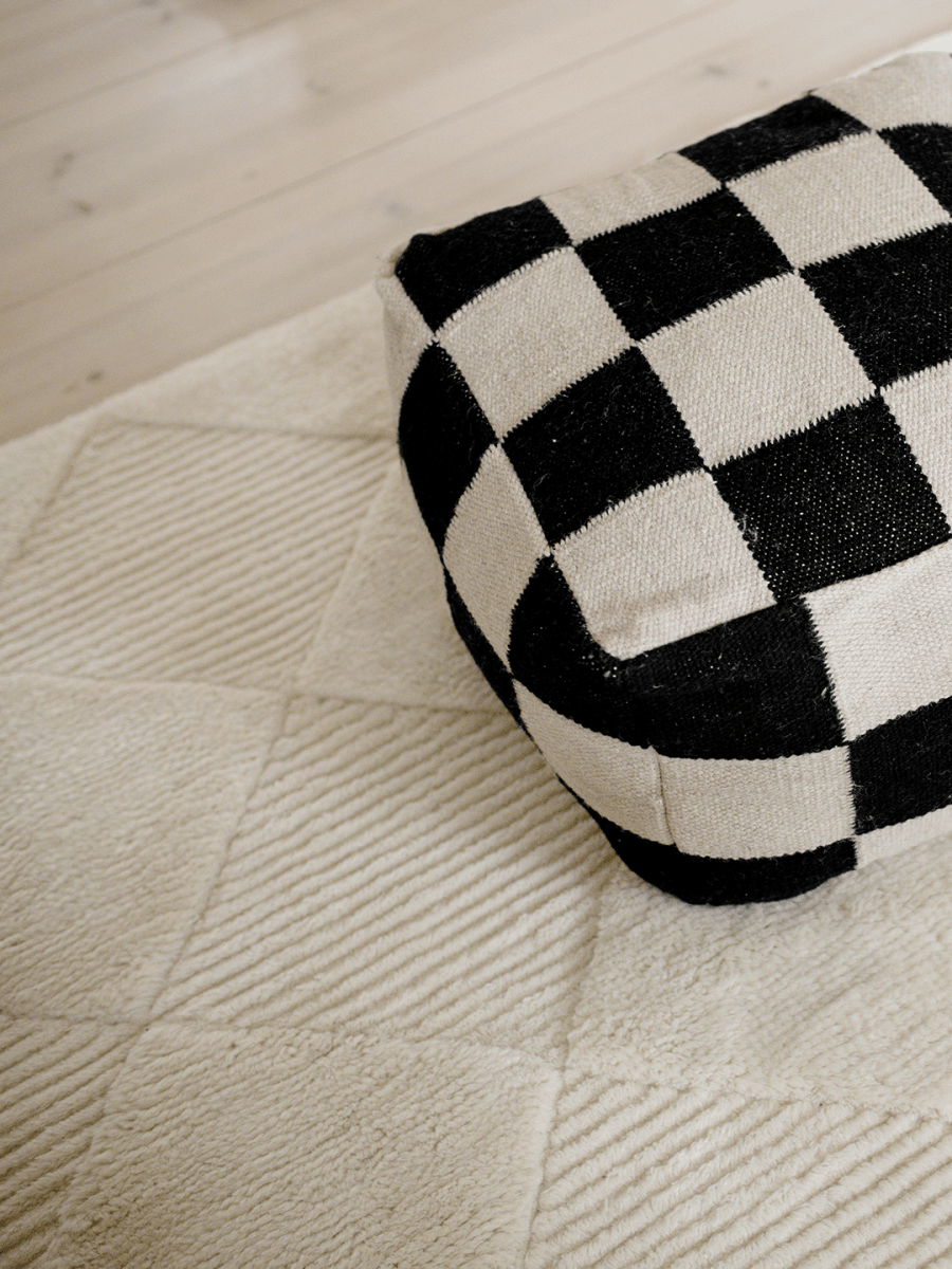 POUF SQUARE BLACK, Wool