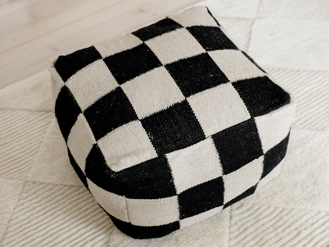POUF SQUARE BLACK, Wool