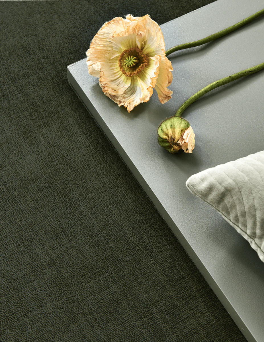 SOLID WOOL RUG - FOREST GREEN