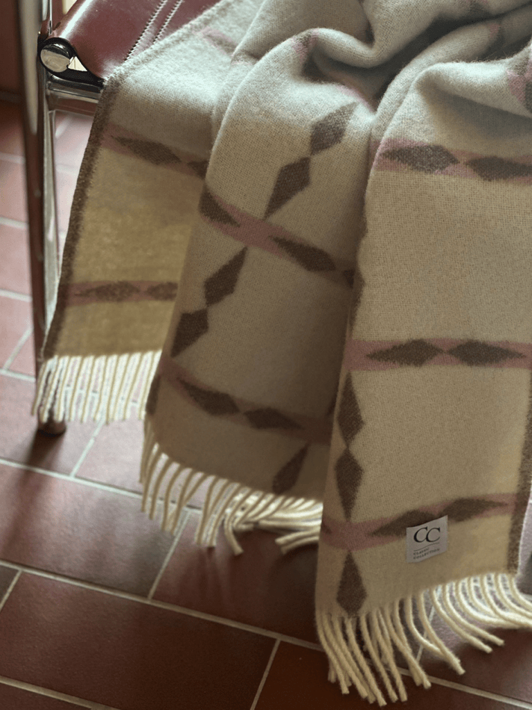 WOOL THROW, TILE PINK, NEW ZEALAND WOOL, 130 x 180 CM