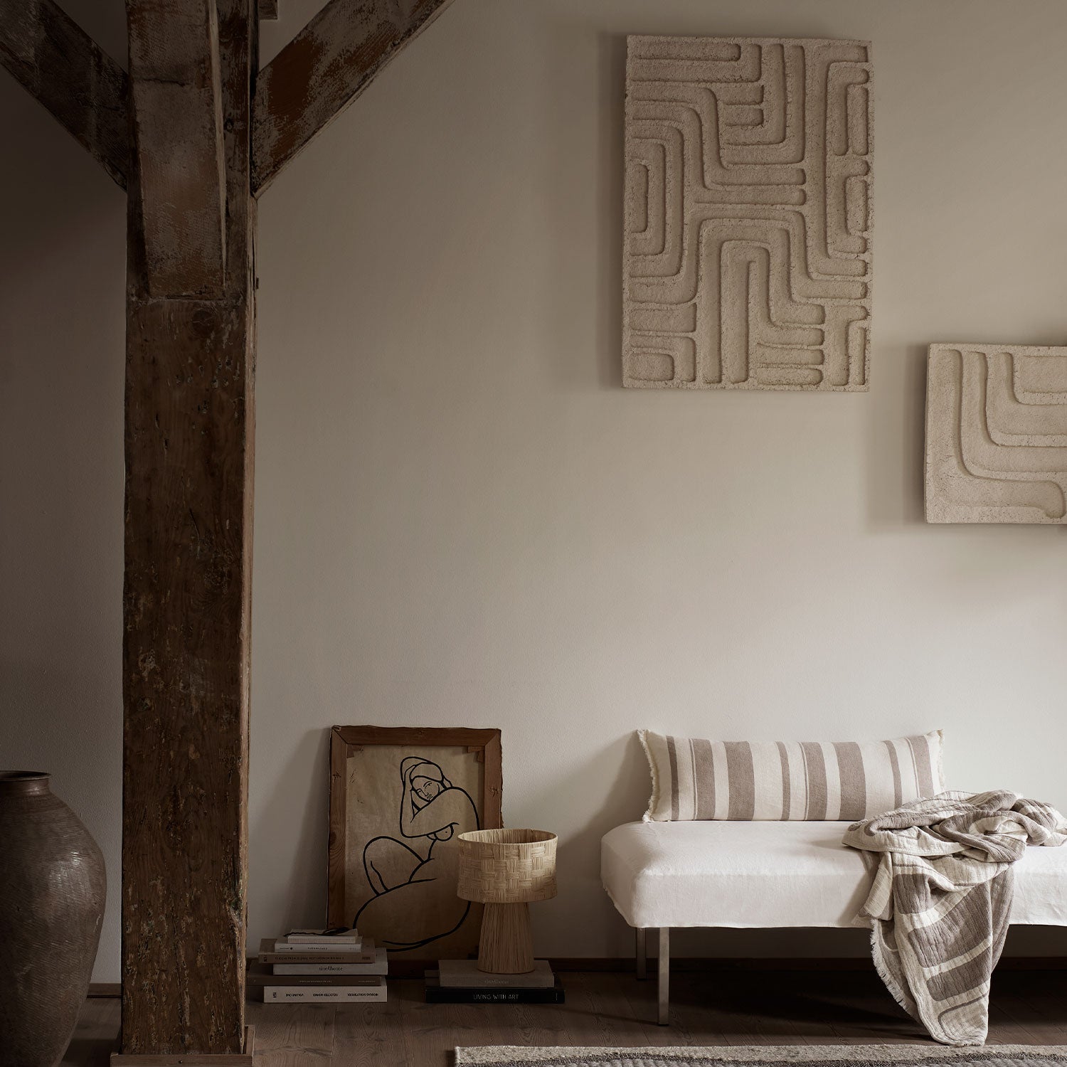 MACHE CREAM WALL DECOR | PAPER MACHE | 48 X 48 CM