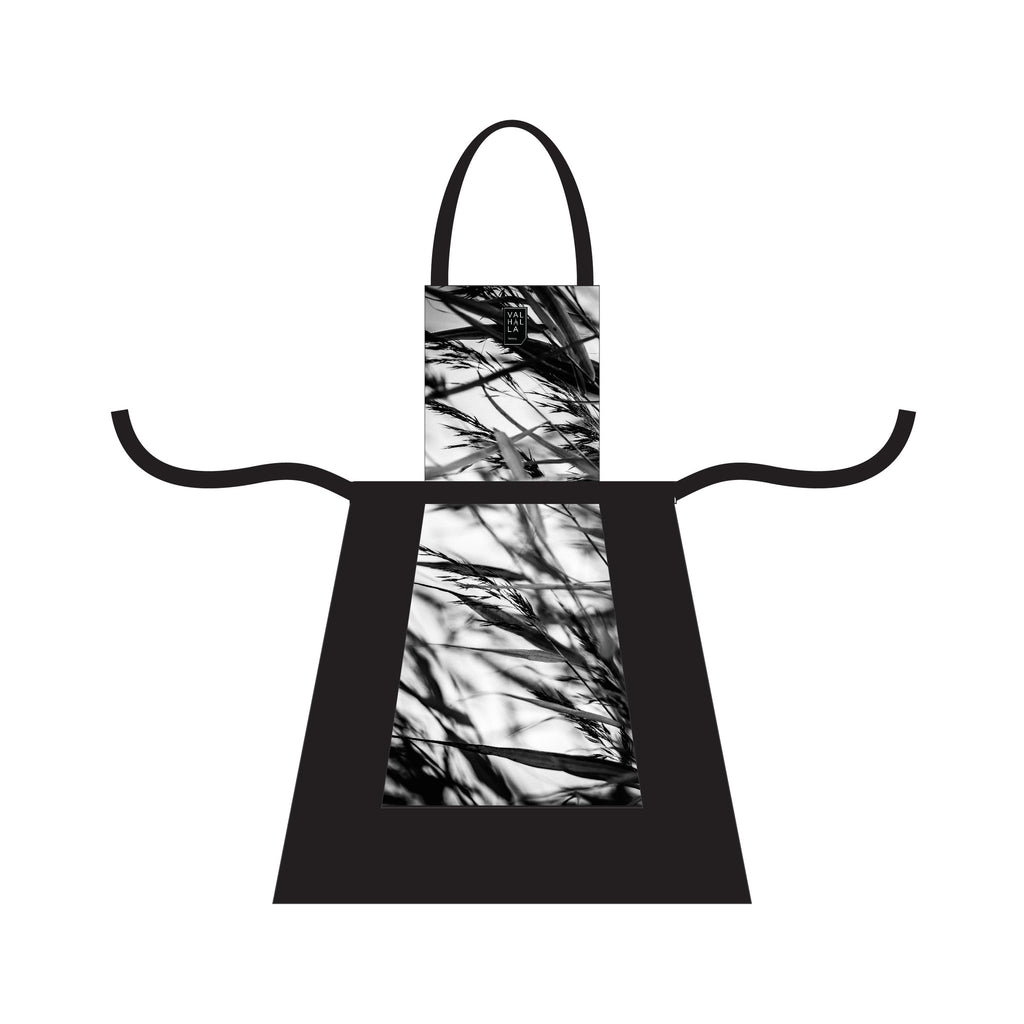 Design Apron, disainitud põll. Estonian home decor design, inspired by Nordic and Scandinavian style. Estonian Design Gift. Eesti Disain sinu koju. Kaup koju kätte. Eesti Disain kingitus & ärikingitused.