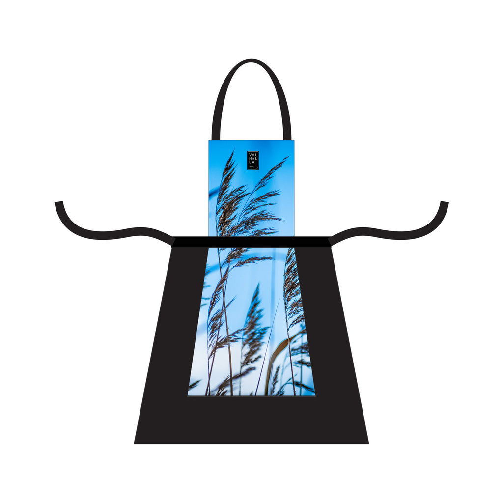 Design Apron, disainitud põll. Estonian home decor design, inspired by Nordic and Scandinavian style. Estonian Design Gift. Eesti Disain sinu koju. Kaup koju kätte. Eesti Disain kingitus & ärikingitused.