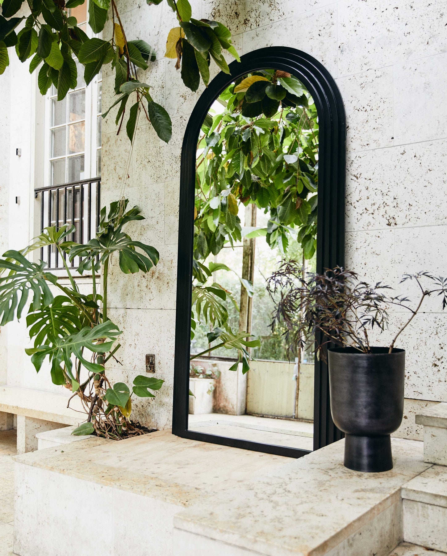 GALOA PLANTER, H 55 CM
