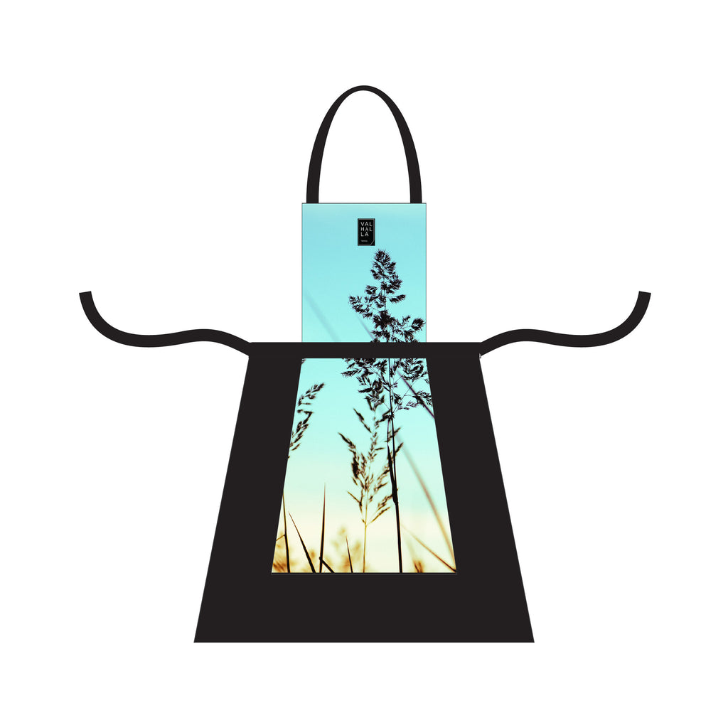 Design Apron, disainitud põll. Estonian home decor design, inspired by Nordic and Scandinavian style. Estonian Design Gift. Eesti Disain sinu koju. Kaup koju kätte. Eesti Disain kingitus & ärikingitused.