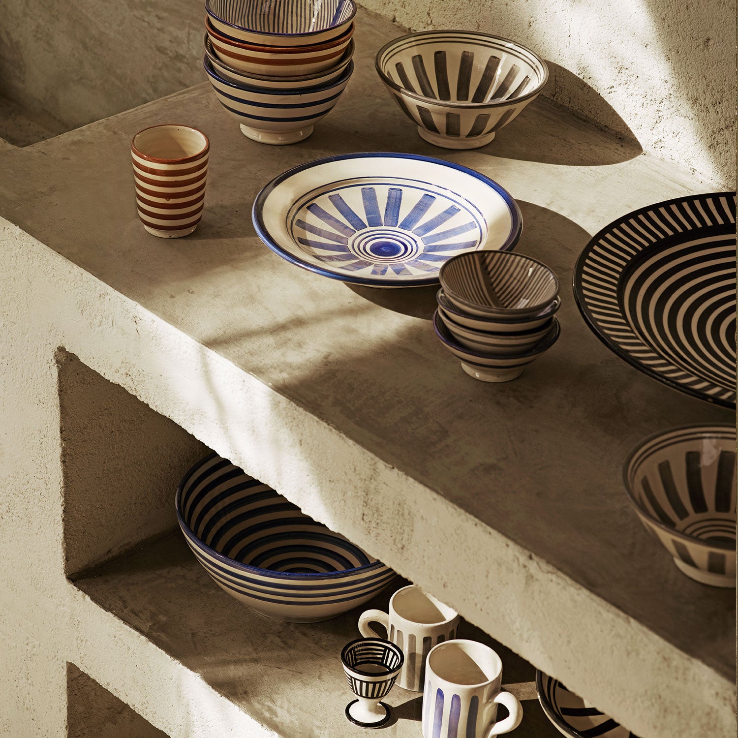 TRAY MOROCCAN BLUE | CLAY | 25 CM