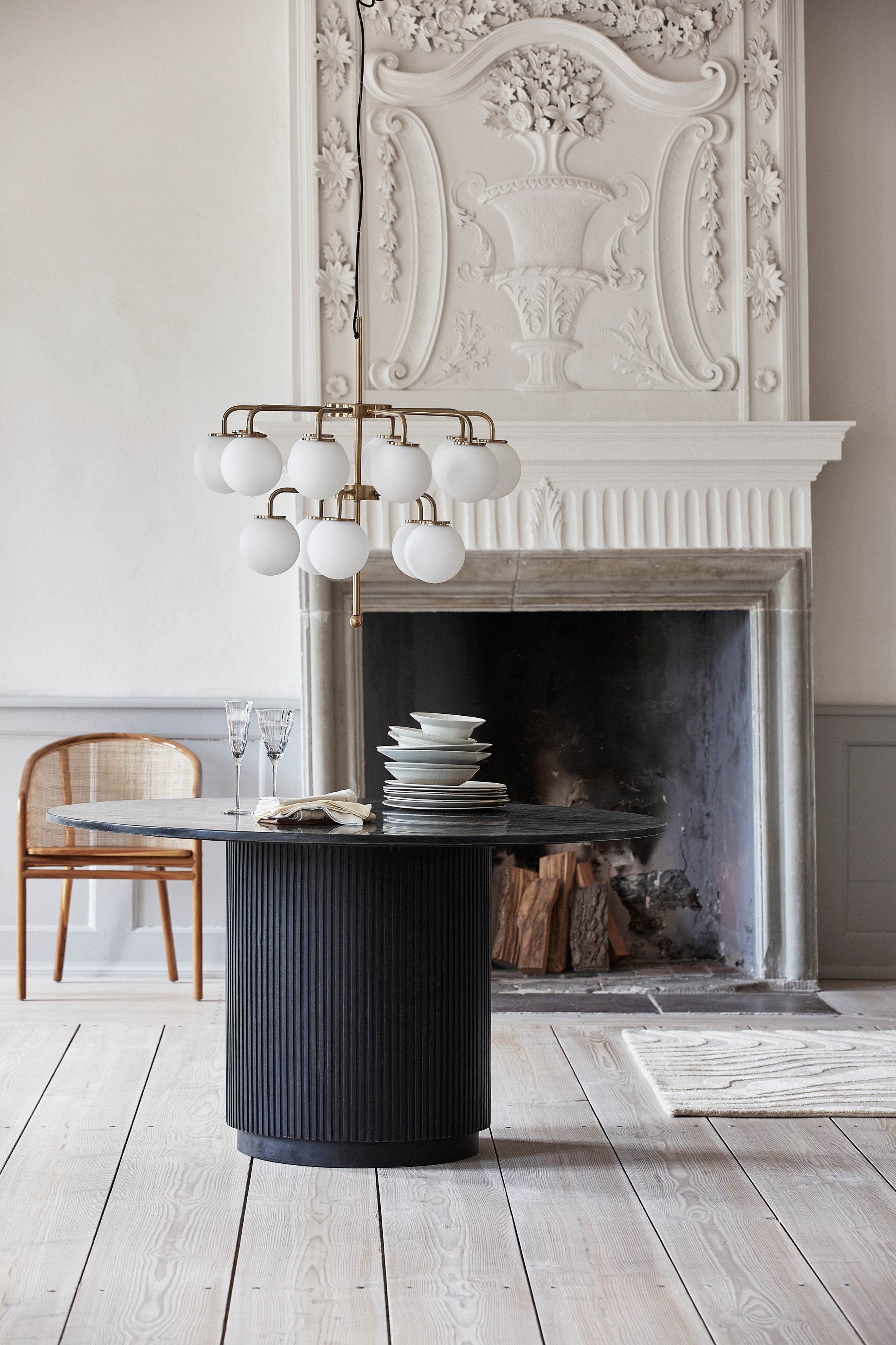 PALMA CHANDELIER, BRASS/WHITE