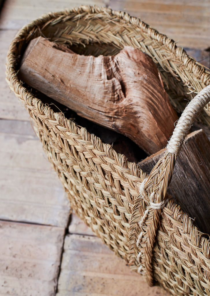 GRASS BASKET WITH WHITE HANDLE