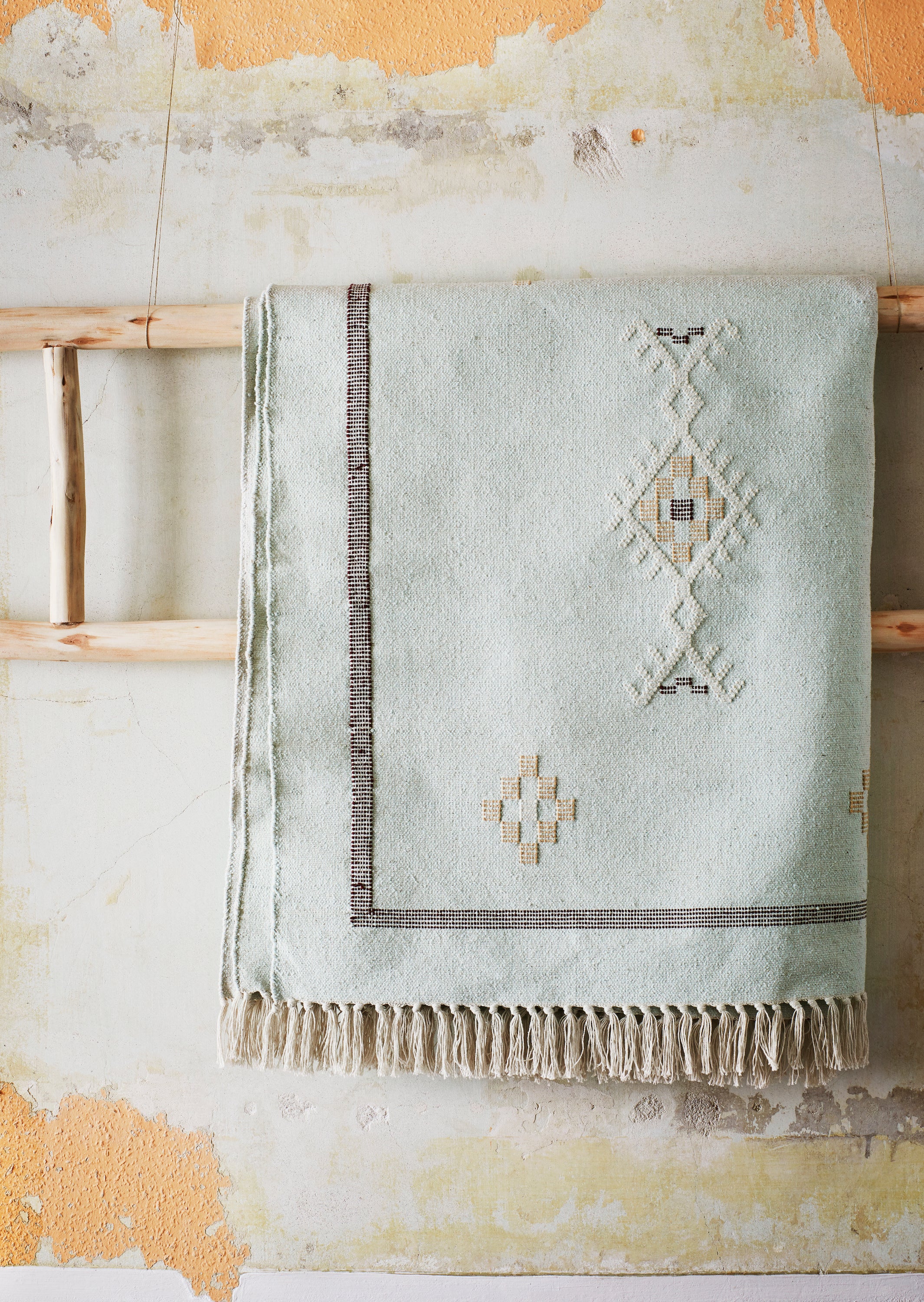 HANDWOVEN INDIAN COTTON RUG, 120 x 180 CM
