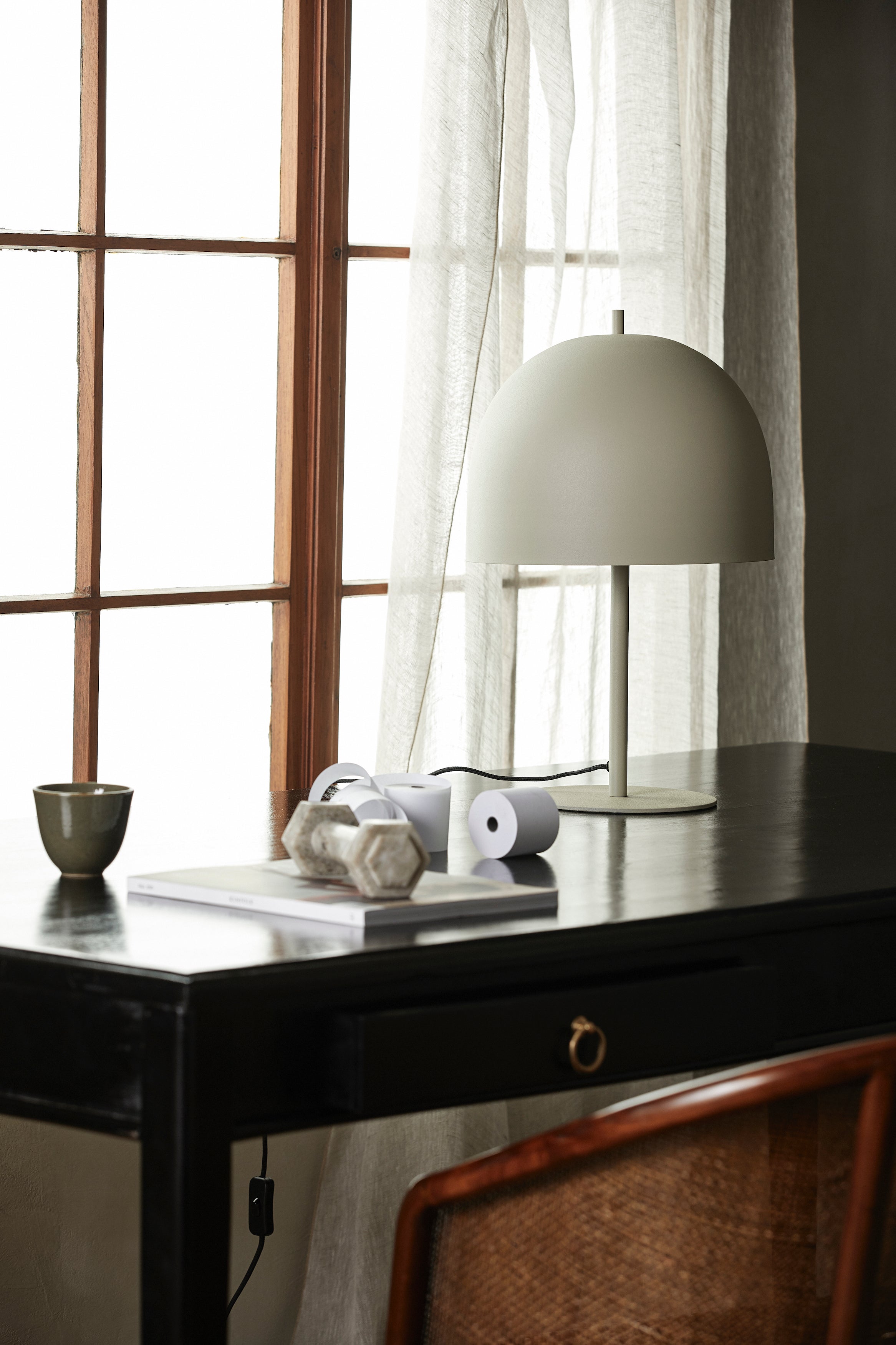 GLOW table lamp, matt beige