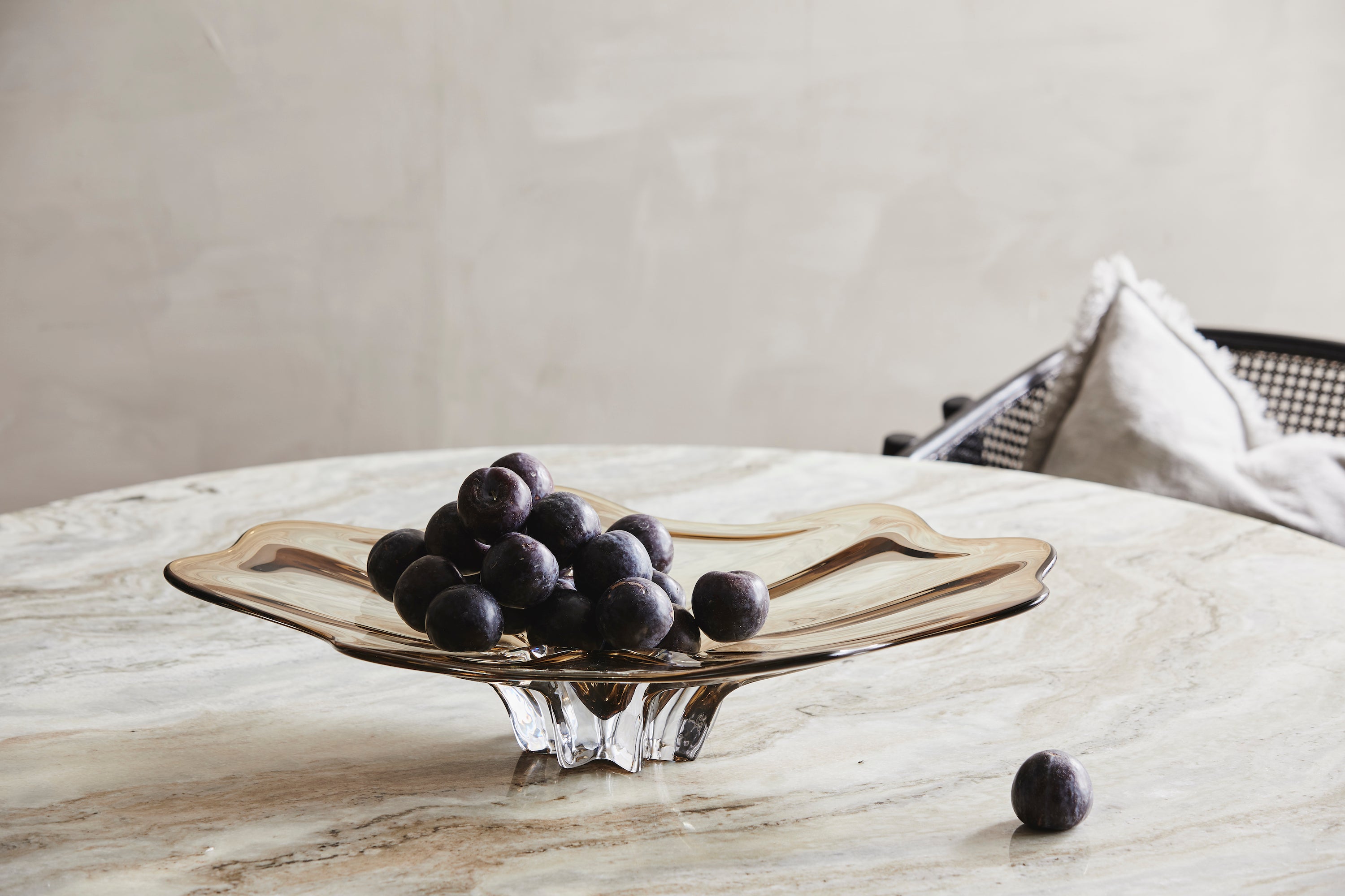 ERIE WOOD IVORY round dining table, marble top, Ø 140