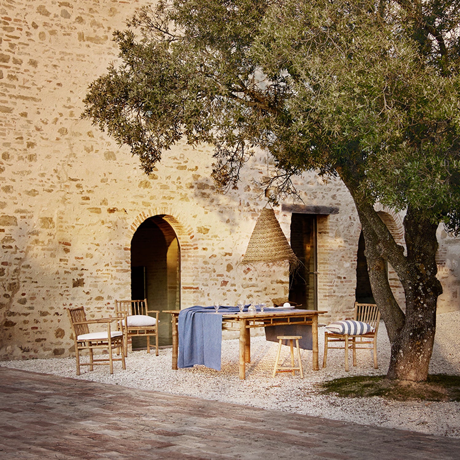 BAMBOO DINING TABLE | 150 X 150 CM